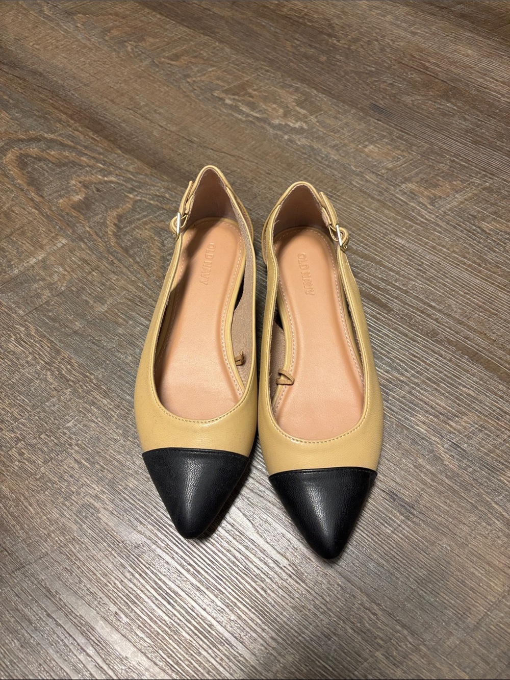 Leather Two-Tone Pointed Toe Slingback Flats - Black & Tan